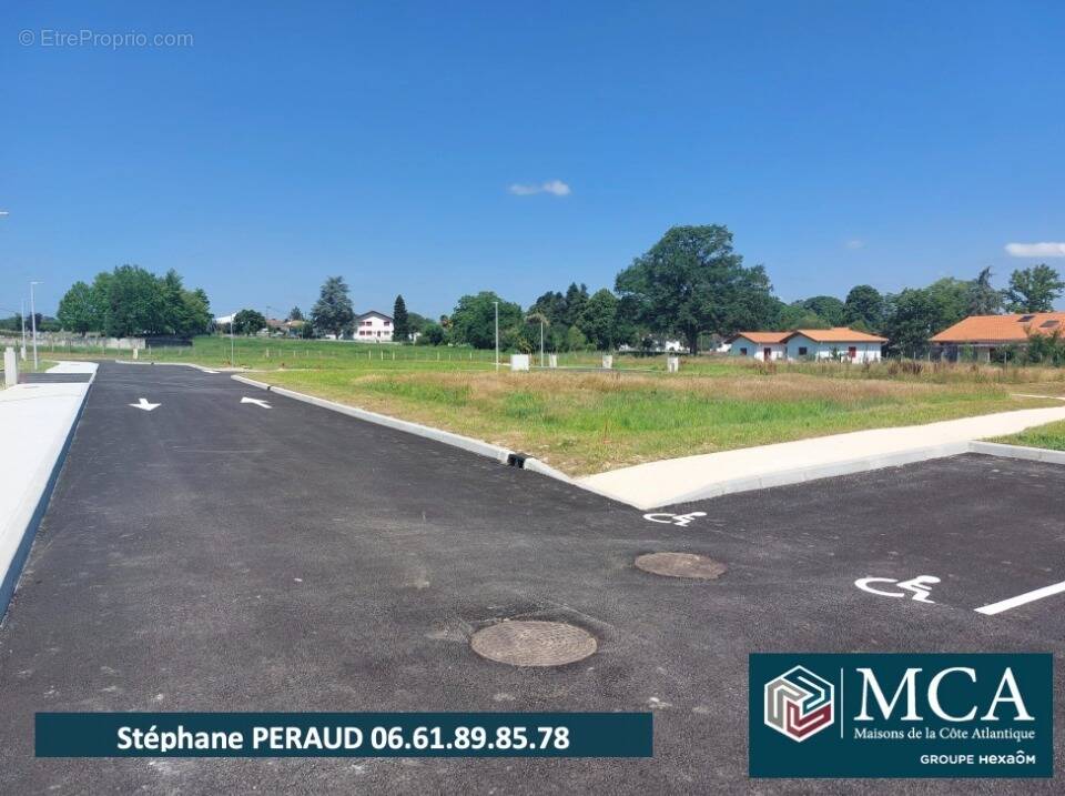 Terrain à SAINT-PALAIS