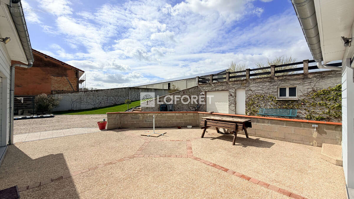 Maison à DOMMARTIN-VARIMONT