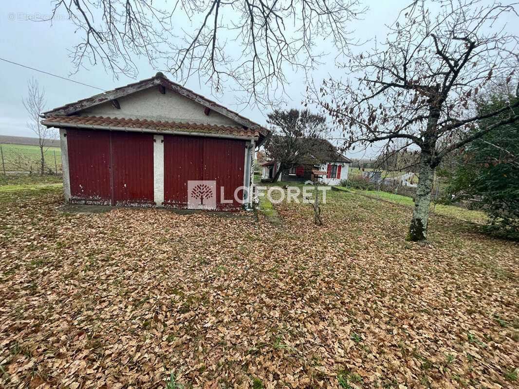 Maison à CAHUZAC-SUR-VERE