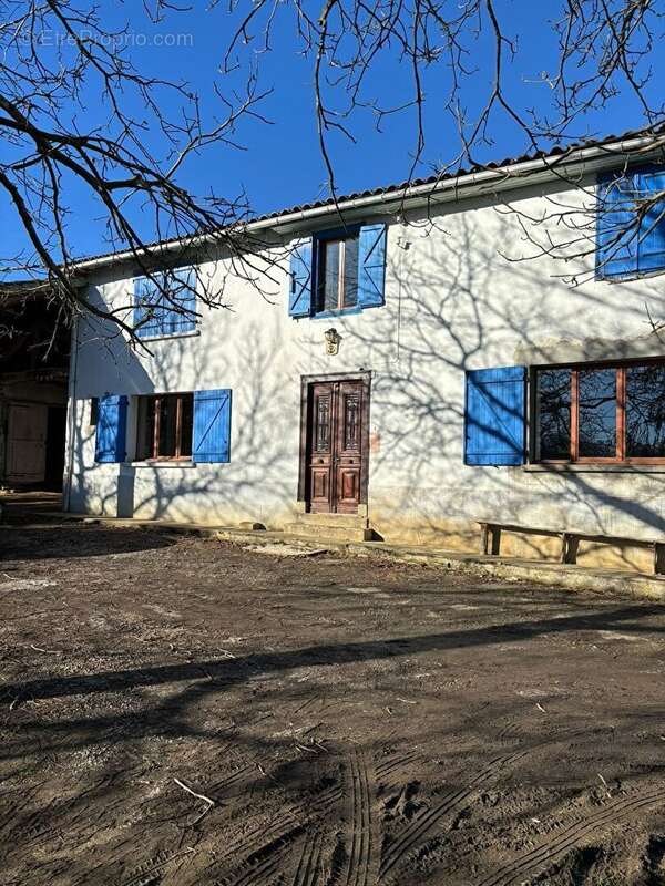 Ancien corps de ferme  T4 /5 sur 5500m² de terrain - photo 13