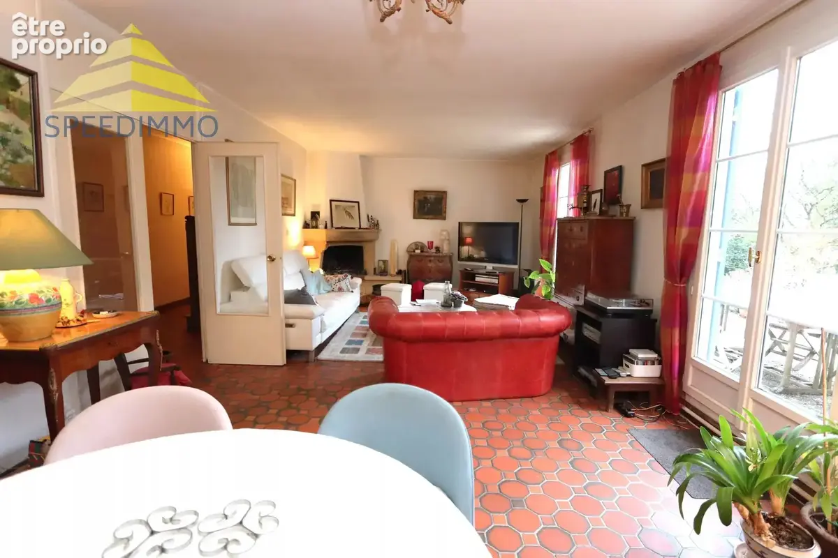 Maison spacieuse à Mandres-les-Roses avec piscine - photo 4