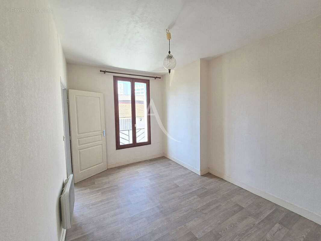 Appartement à IVRY-SUR-SEINE