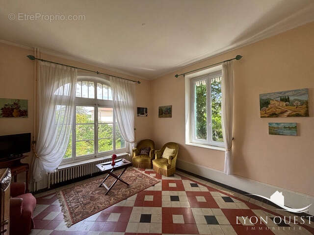 Maison à CHARBONNIERES-LES-BAINS