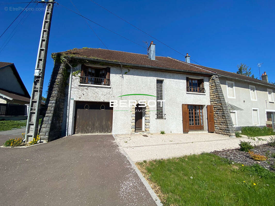 Maison à PUSEY