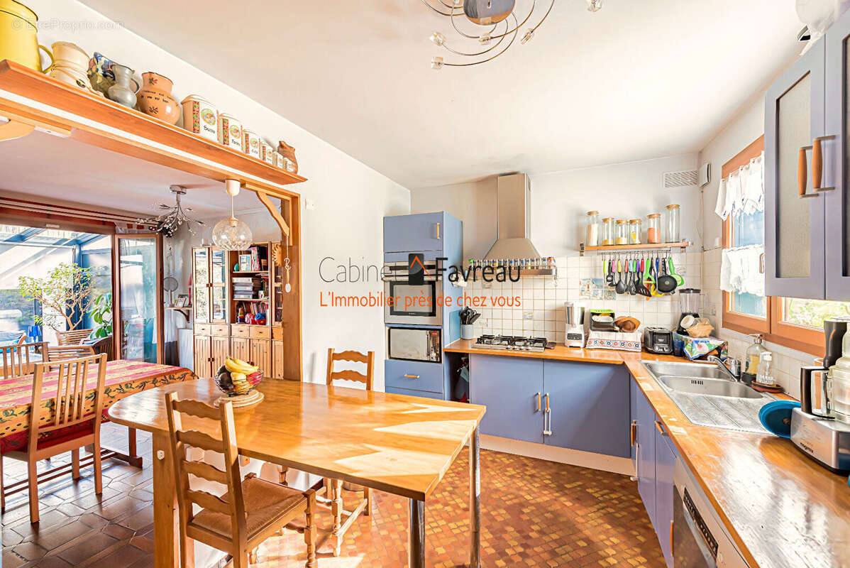 Maison à L'HAY-LES-ROSES