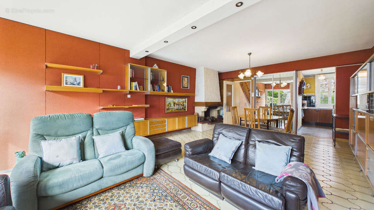 Maison à ARS-SUR-MOSELLE