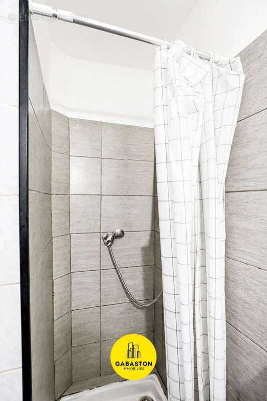 Appartement à MARSEILLE-6E