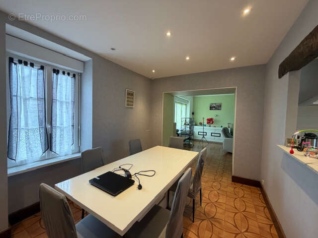 Murs et fonds de bar licence iv avec maison 4 chambres - photo 10