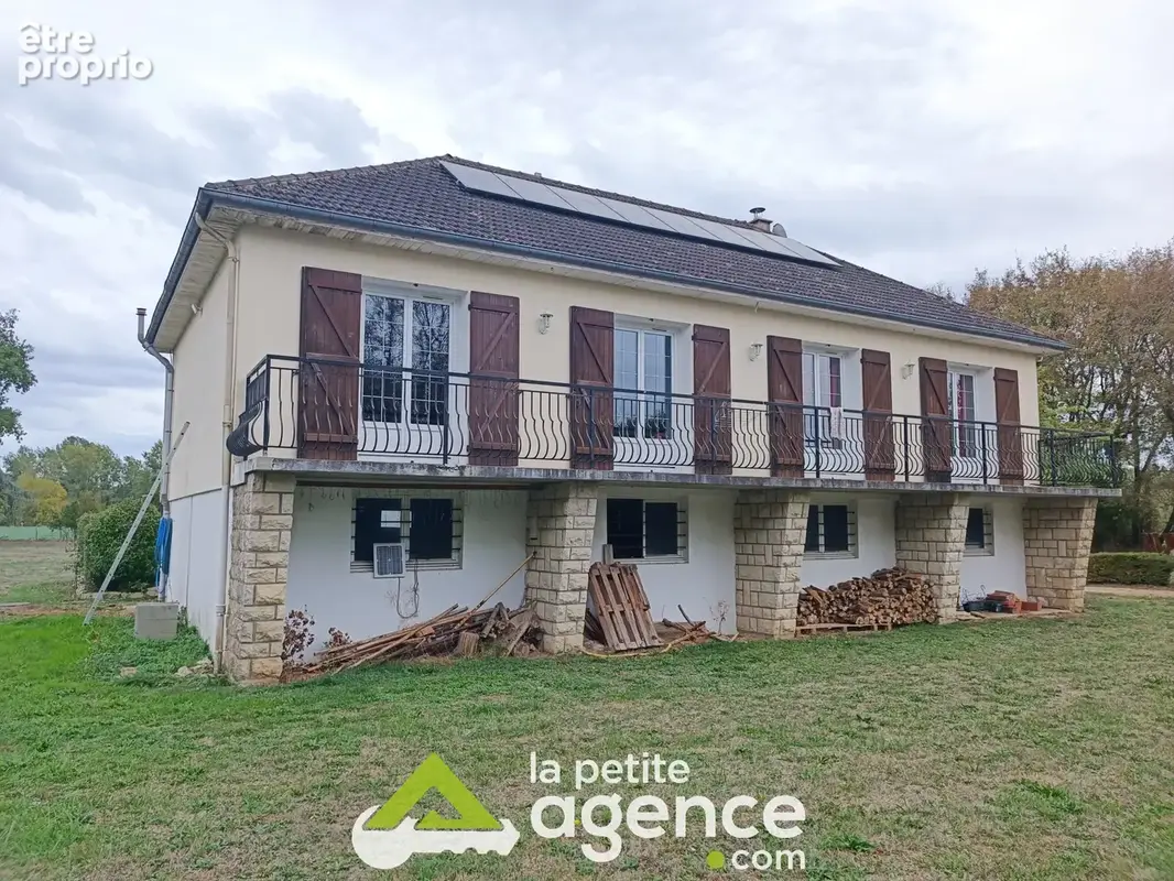 Maison 3 chambres sur près d'un hectare de terrain - photo 1
