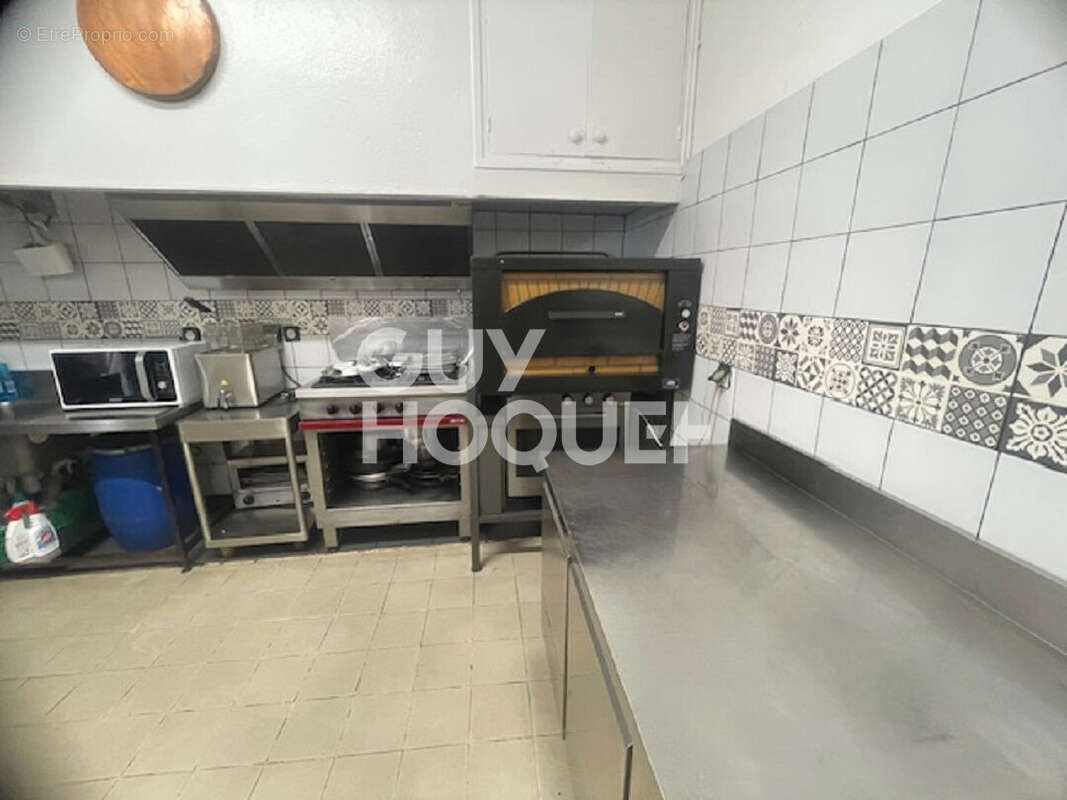 Commerce à VALLAURIS