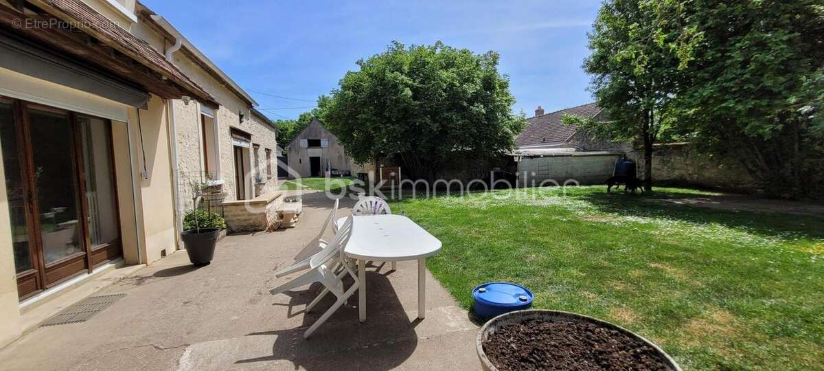 Maison à MONTEREAU-FAULT-YONNE