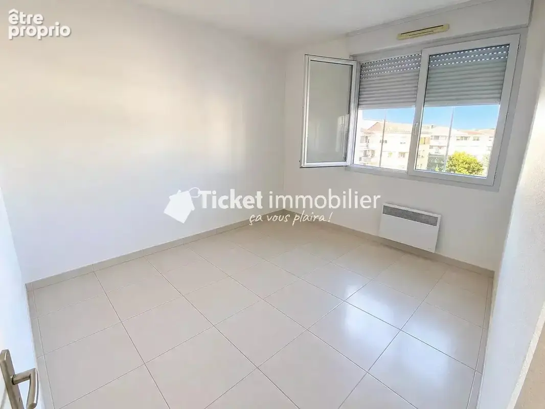 Appartement T3 lumineux avec terrasse et 2 parkings en sous-sol – Quartier Sept Deniers - photo 9