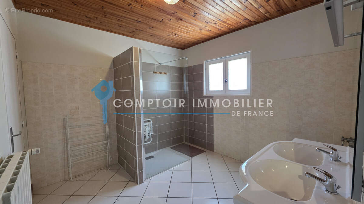Maison à COUCOURON