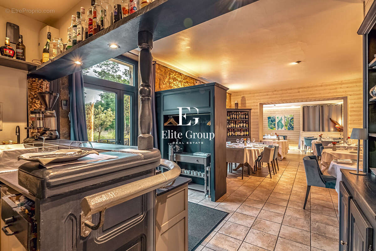 Commerce à SARLAT-LA-CANEDA