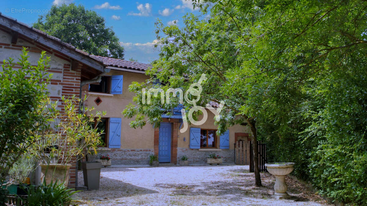 Maison à LONGAGES