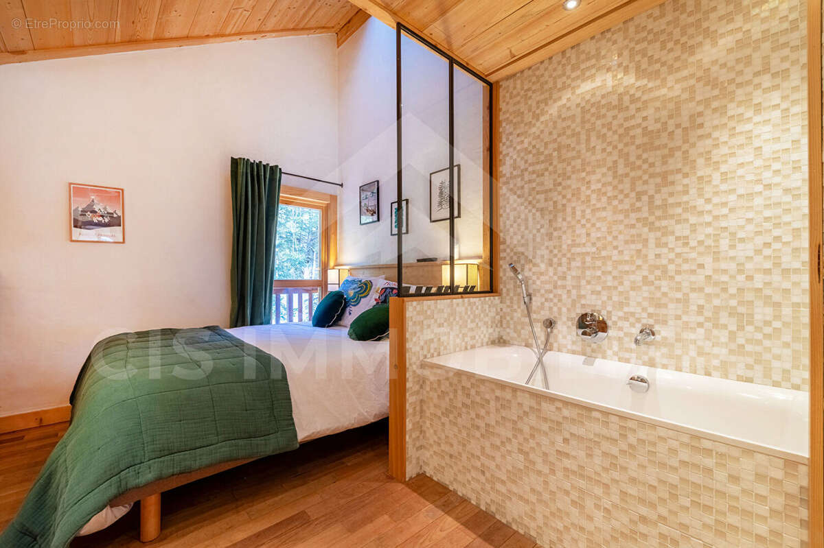 Appartement à LES ALLUES