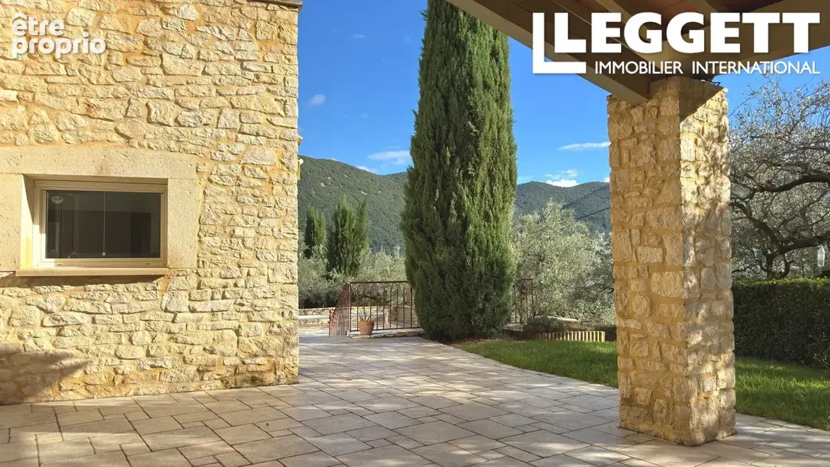 HAUTEURS DE NYONS – Villa de standing de 292 m² avec piscine, 4 suites parentales et vue dégagée vers le sud - photo 3