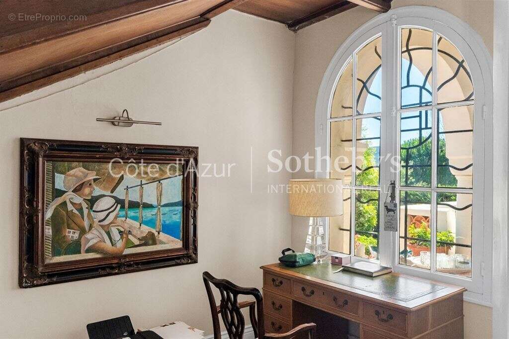 Mandelieu-la-Napoule propriété Belle Époque avec piscine et maison d’invités proche Cannes - photo 11