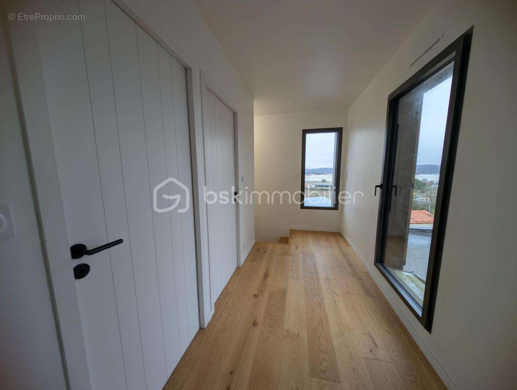 Maison à LA CHAPELLE-BASSE-MER