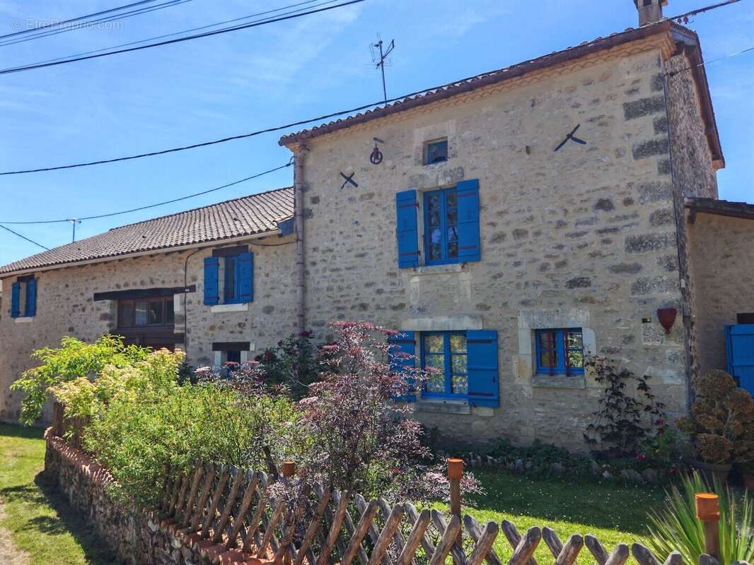 Grands volumes pour cette maison périgourdine sur 1 hectare de terrain - photo 3