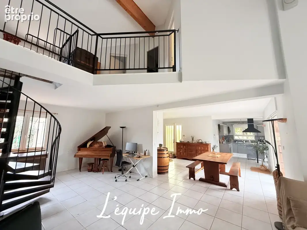 Au bord du lac de Plaisance- Maison T6 - 170 m2 - Grand garage- Piscine- Atelier- - photo 9
