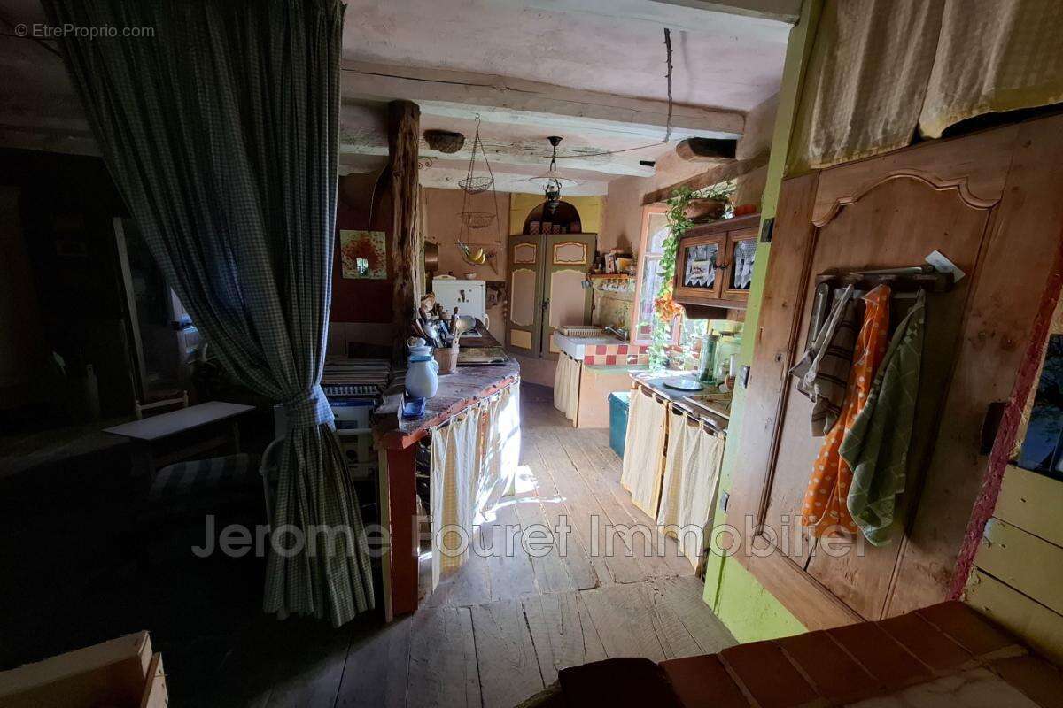 Maison à LAVAL-SUR-LUZEGE