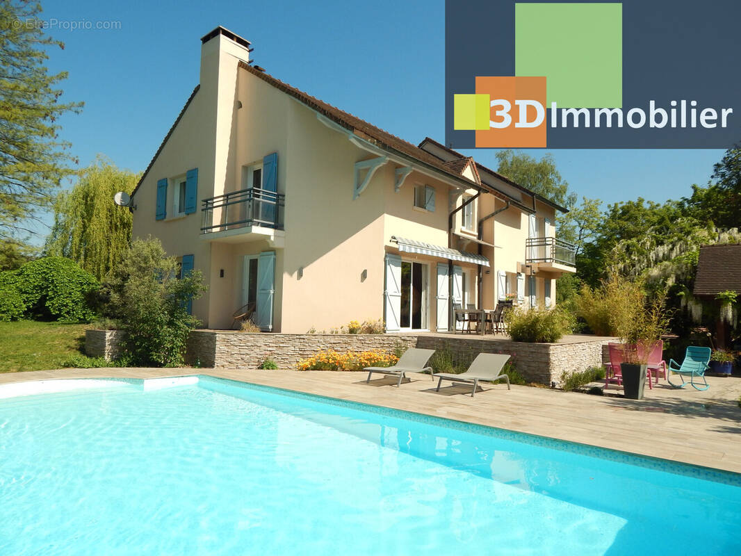 MAISON À VENDRE 225 M² - Maison à LONS-LE-SAUNIER