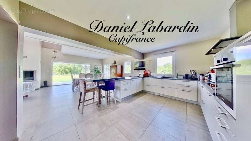 Maison à MAUVEZIN-SUR-GUPIE