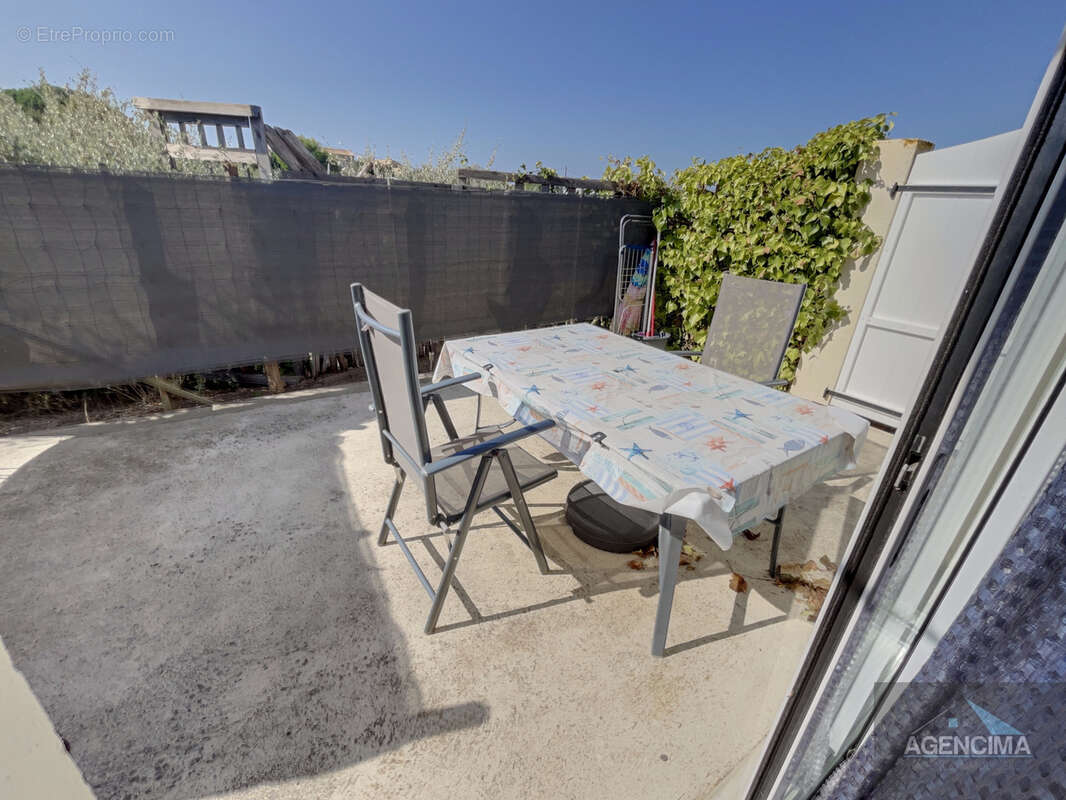 Petite villa avec un terrain de 2100m2 - photo 8