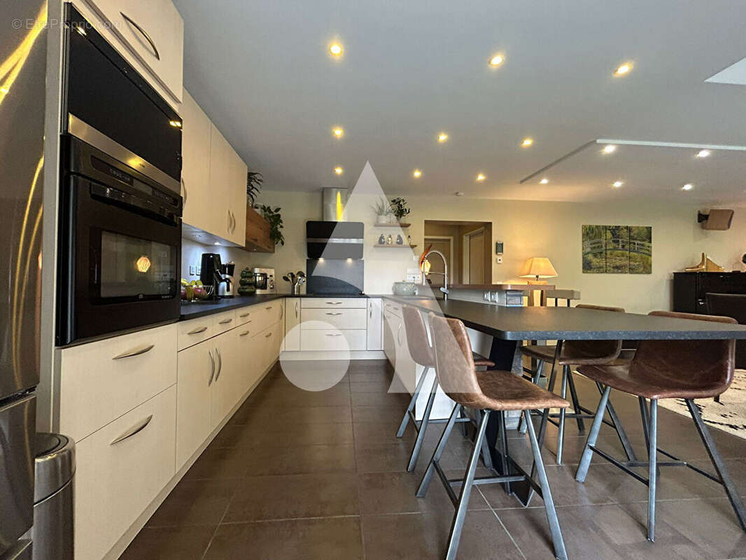 Maison à CRECY-LA-CHAPELLE