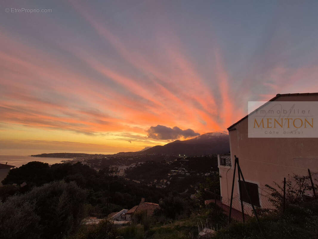 Appartement à MENTON