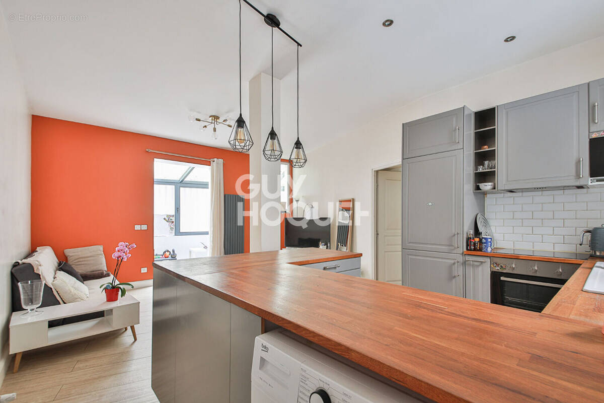 Appartement à PARIS-15E