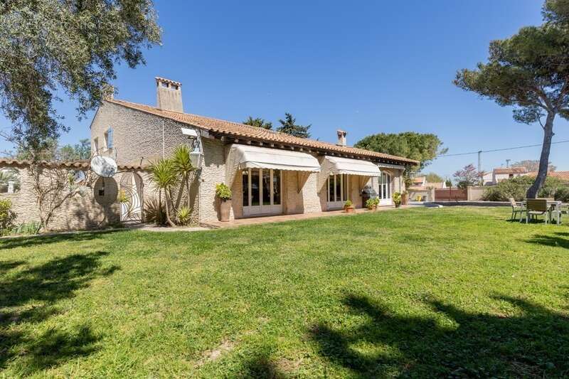 Maison à CHATEAUNEUF-LES-MARTIGUES