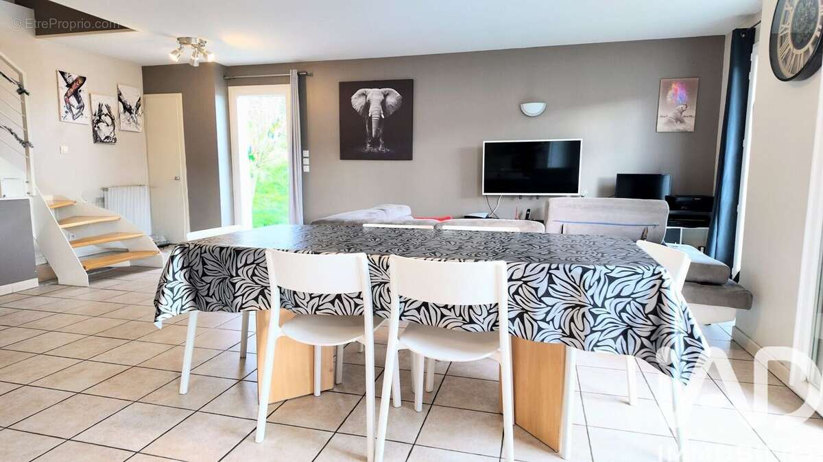 Photo 3 - Maison à SAINT-JEAN-BONNEFONDS