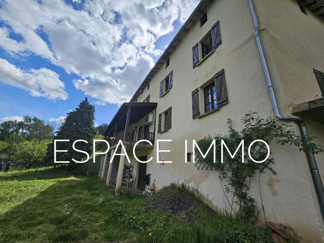 Maison à LIVINHAC-LE-HAUT