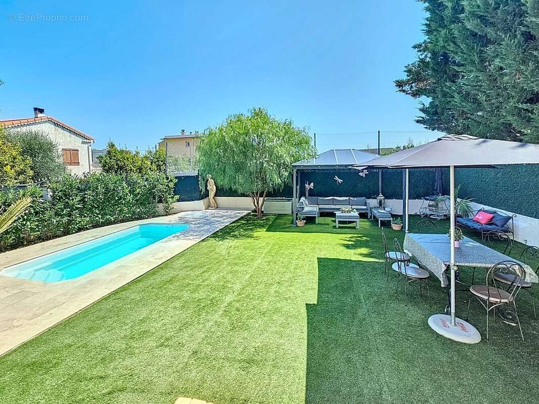 Maison à SAINT-LAURENT-DU-VAR