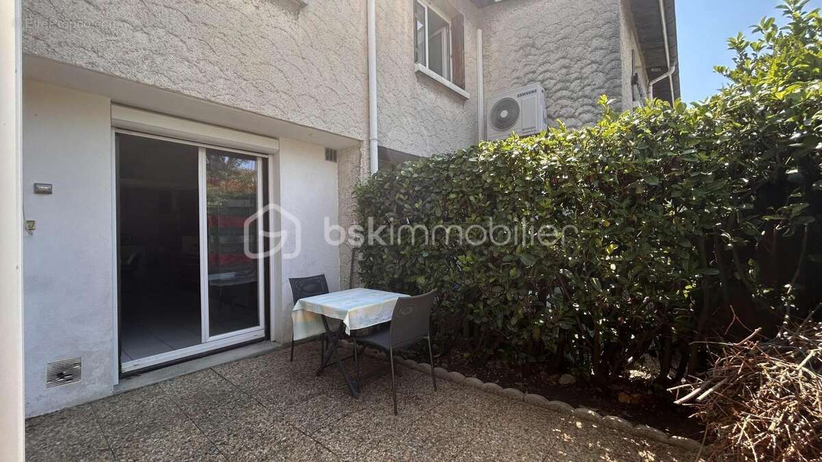 Maison mitoyenne T5 de 95 m² avec jardin  – Rue Lucien-Sampaix, Échirolles - photo 4