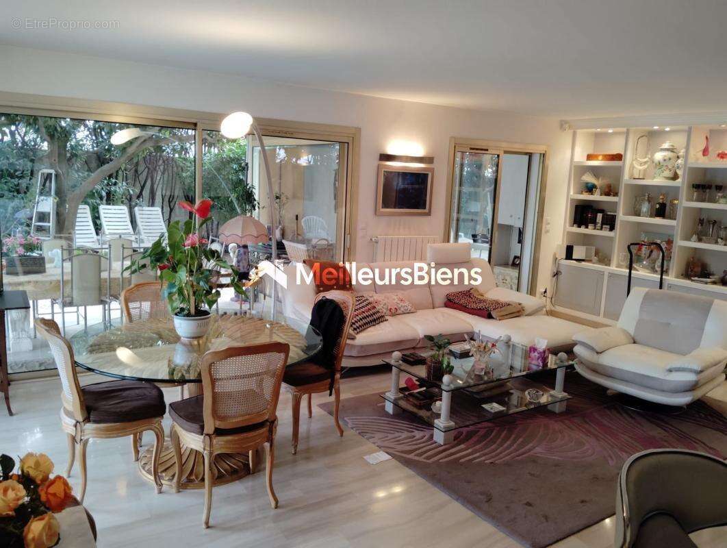 Appartement à LE CANNET