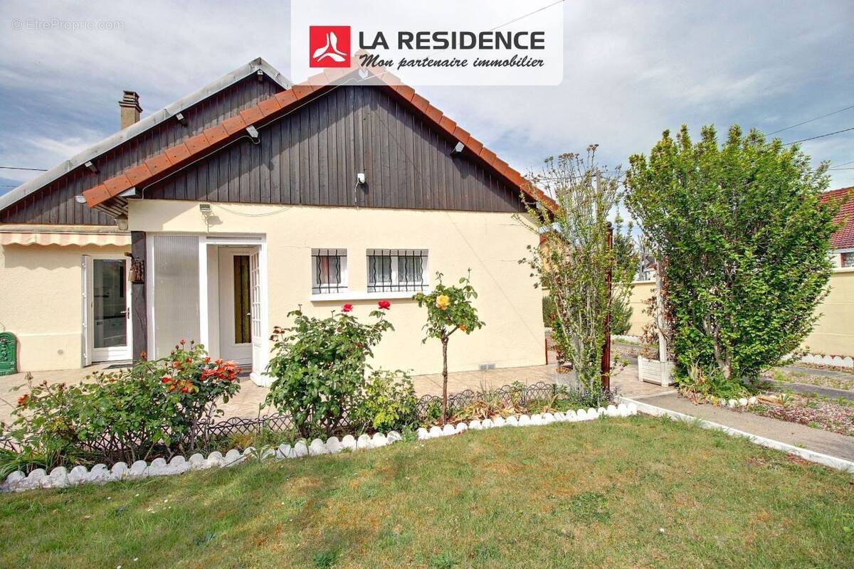 Maison à SAINT-ETIENNE-DU-ROUVRAY