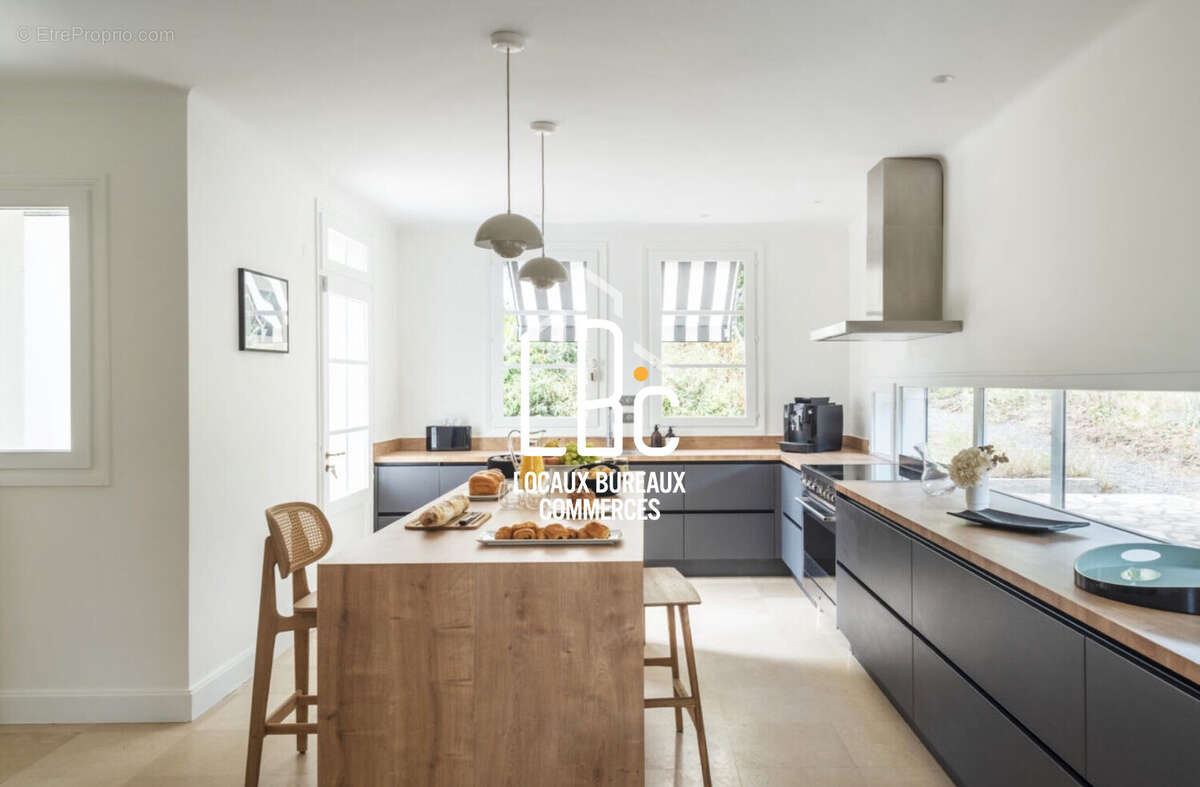 Commerce à LE CELLIER