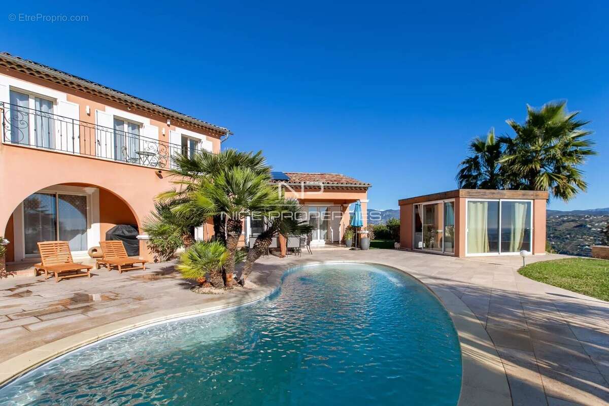 Maison à SAINT-LAURENT-DU-VAR