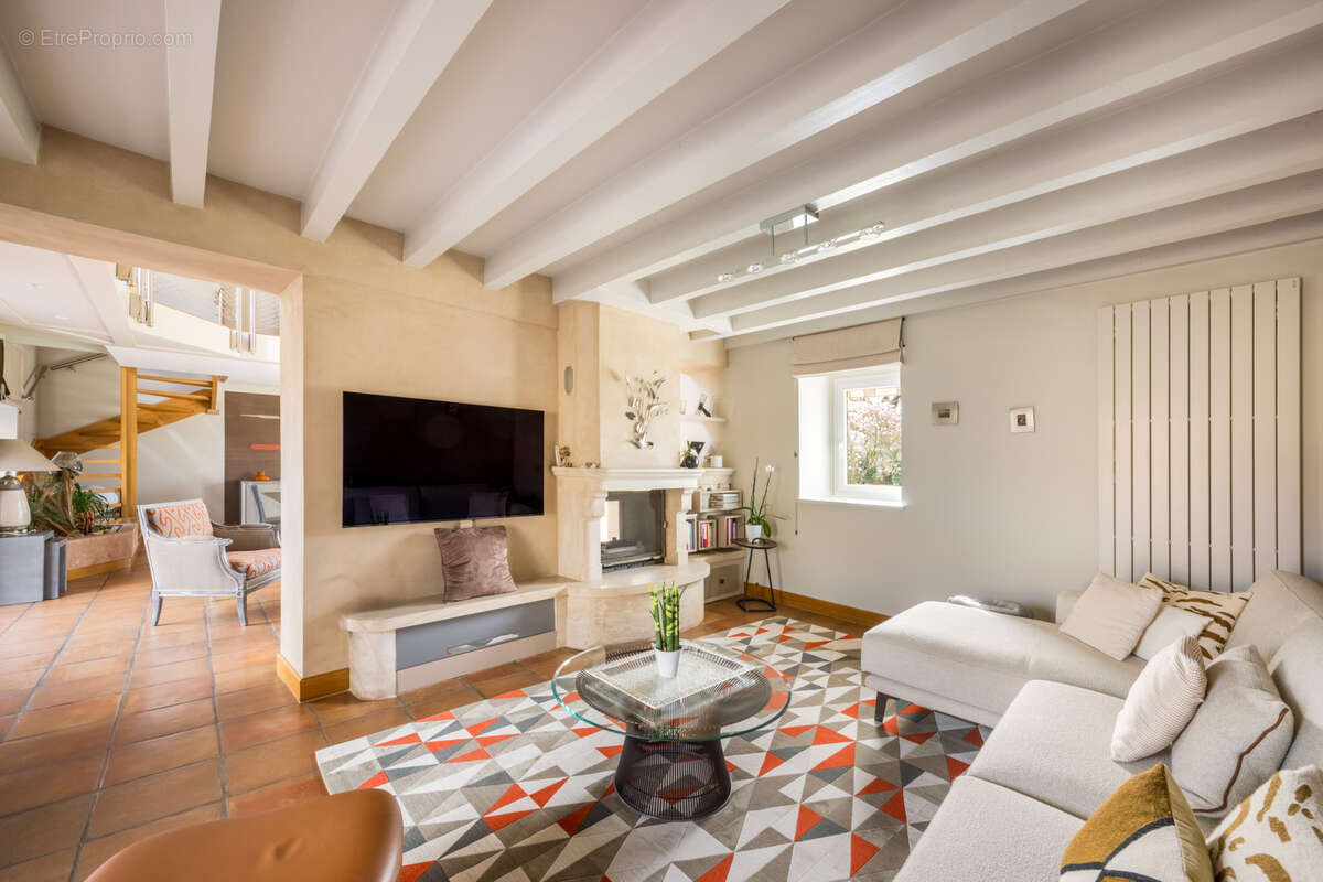 Maison à CHARNAY-LES-MACON