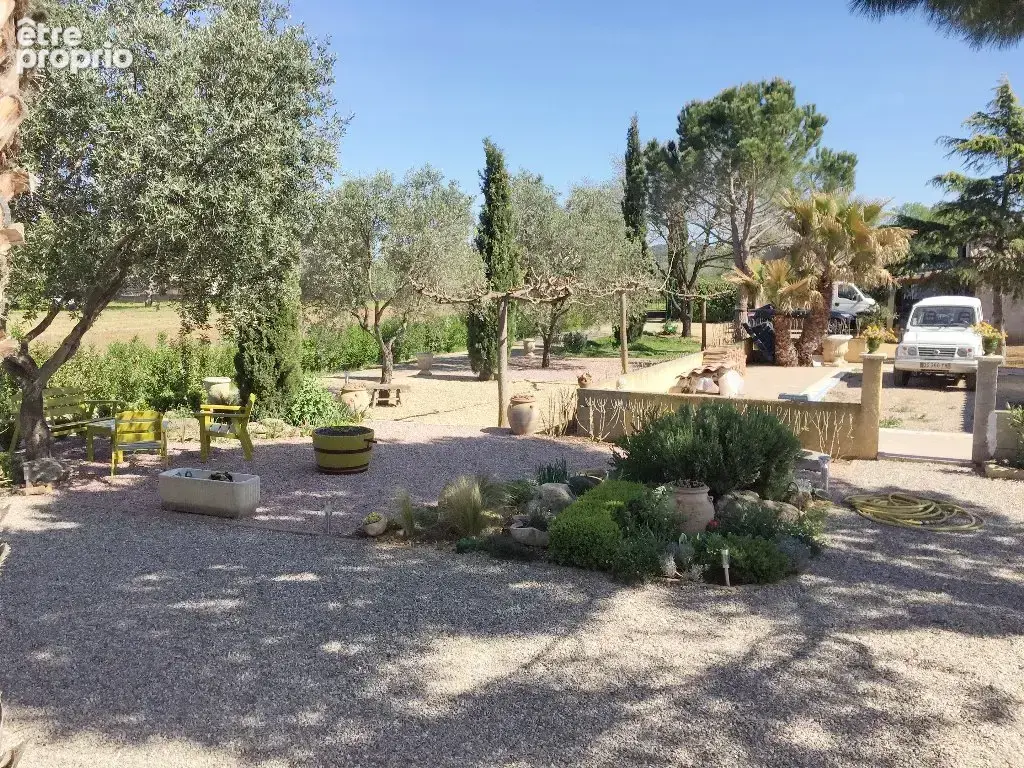 Villa plain pied, dépendance et jardin de 2090m² - photo 11