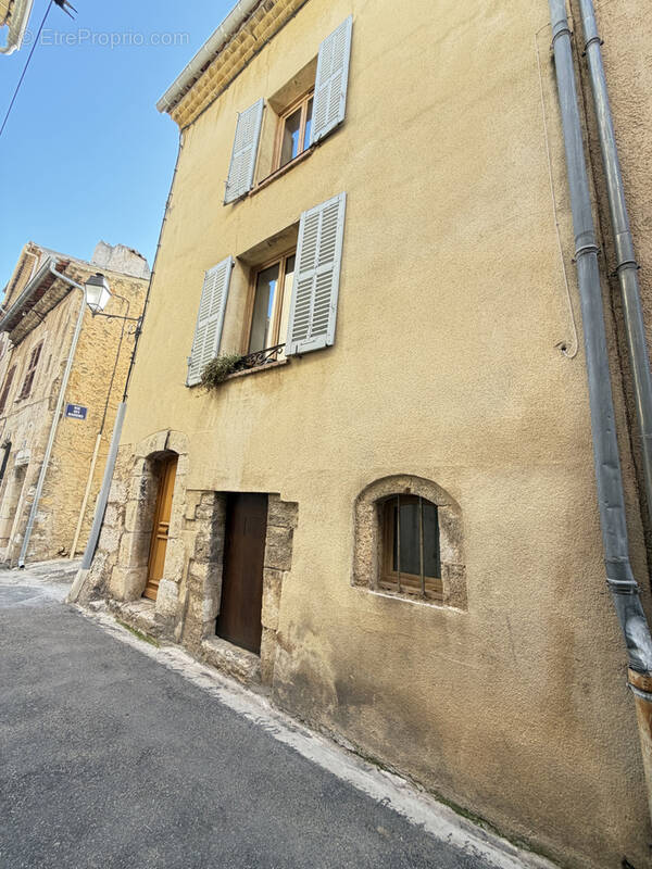 Maison à AUPS