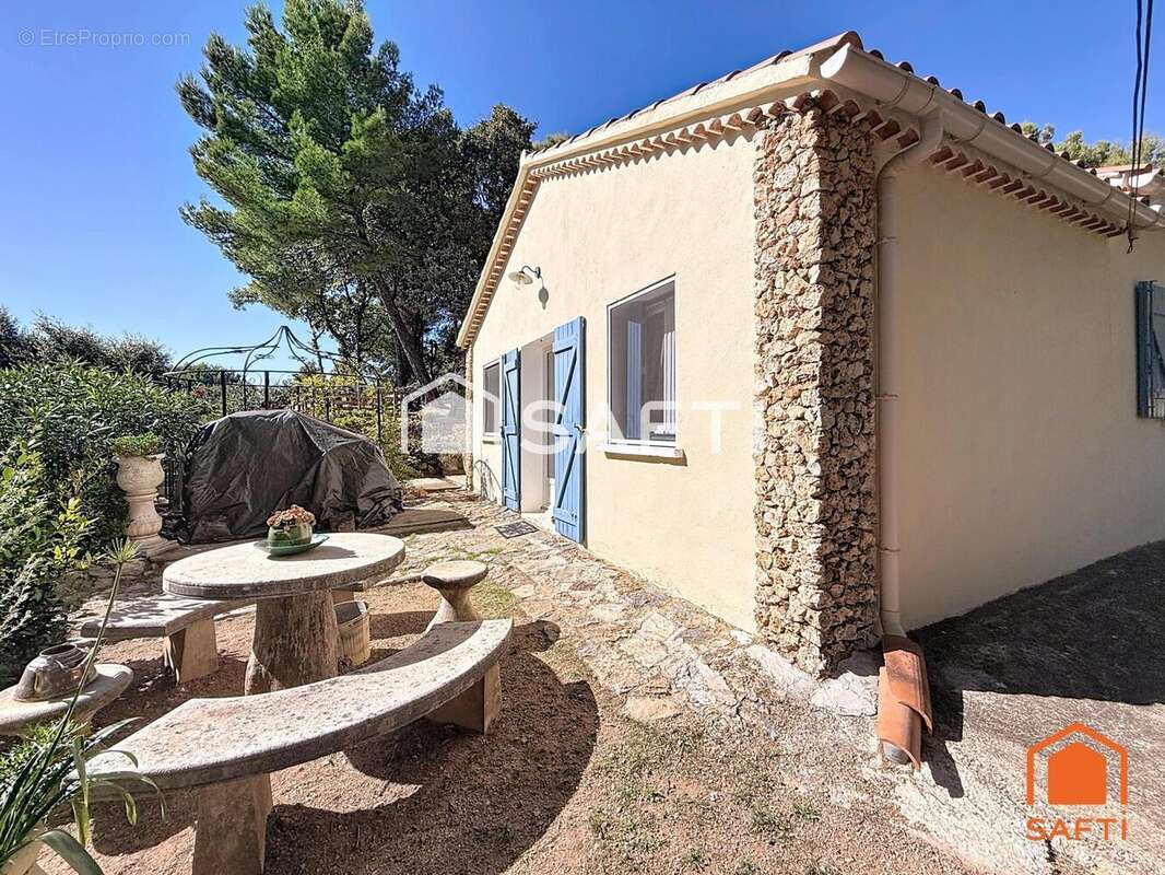 Photo 3 - Maison à REGUSSE