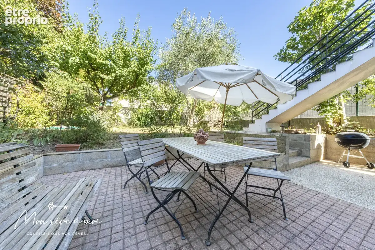 Maison en meulière de 182m2 lumineuse et au calme avec terrasse, jardin et parkings - photo 13