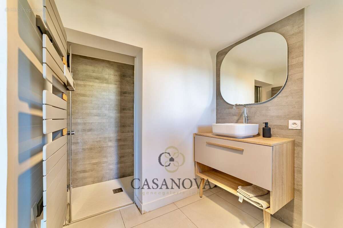 Villa contemporaine vue mer avec piscine et appartement indépendant à Sète Mont Saint-Clair - photo 21