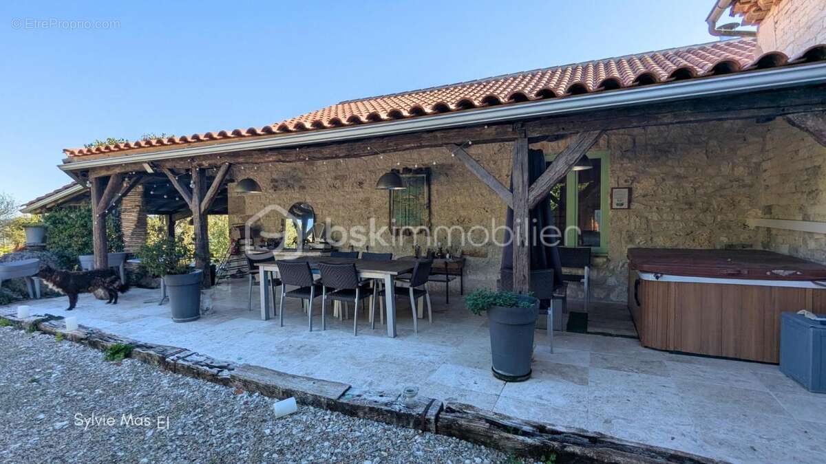 Maison à MONTCUQ