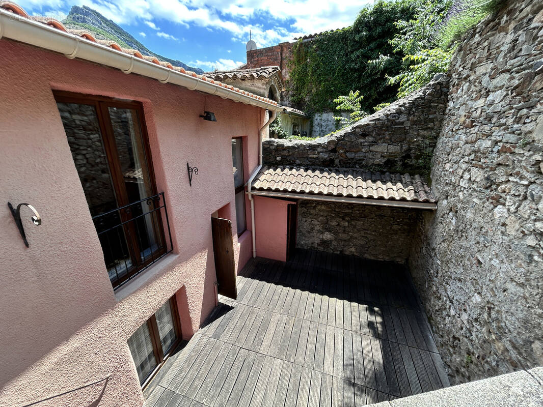 Appartement à SUMENE