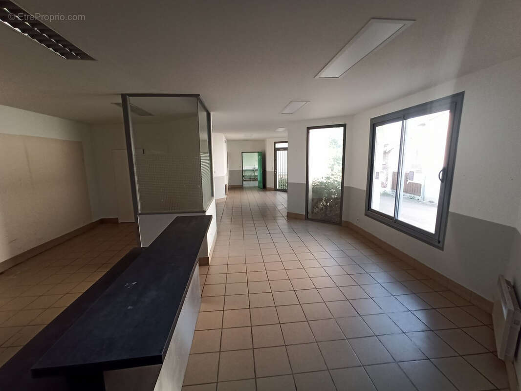 Commerce à AIXE-SUR-VIENNE